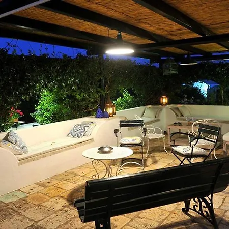 Villa Sleeps 10 With Pool And Air Con