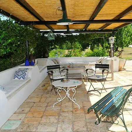 Sleeps 10 With Pool And Air Con Cisternino