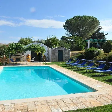 Villa Sleeps 10 With Pool And Air Con