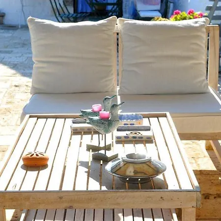 Sleeps 10 With Pool And Air Con Cisternino