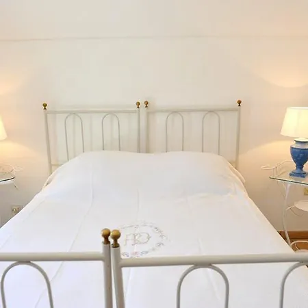 Villa Sleeps 10 With Pool And Air Con *