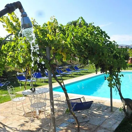 Villa Sleeps 10 With Pool And Air Con Cisternino