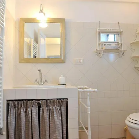 Sleeps 10 With Pool And Air Con Villa *