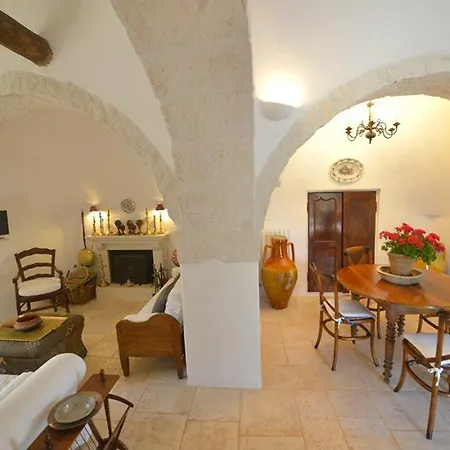 Villa Sleeps 10 With Pool And Air Con