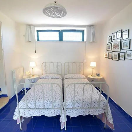 Sleeps 10 With Pool And Air Con Villa Cisternino