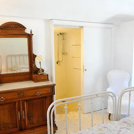 Sleeps 10 With Pool And Air Con Cisternino