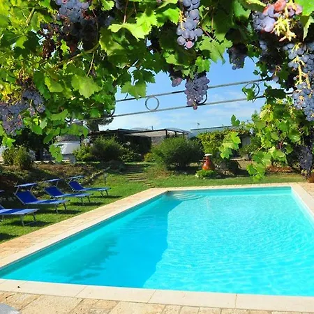 Sleeps 10 With Pool And Air Con Villa Cisternino