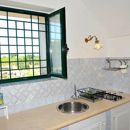 Sleeps 10 With Pool And Air Con