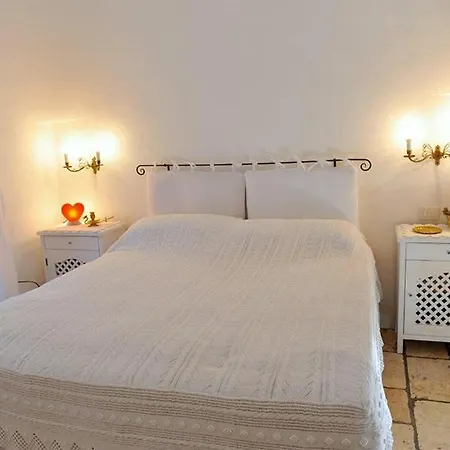 Villa Sleeps 10 With Pool And Air Con Cisternino