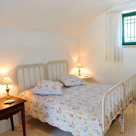 Sleeps 10 With Pool And Air Con Villa *