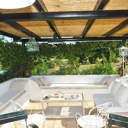 Sleeps 10 With Pool And Air Con