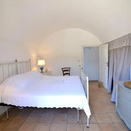 Sleeps 10 With Pool And Air Con וילה צ'יסטרנינו