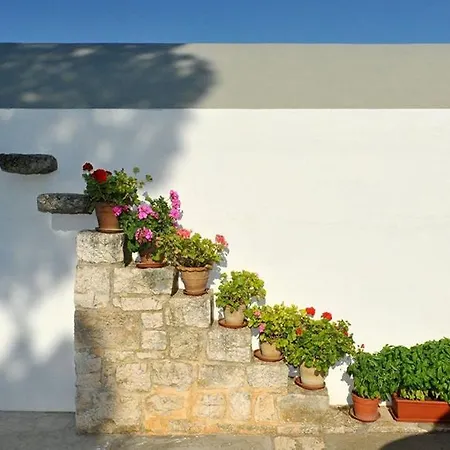 Sleeps 10 With Pool And Air Con וילה צ'יסטרנינו