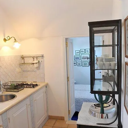 וילה Sleeps 10 With Pool And Air Con