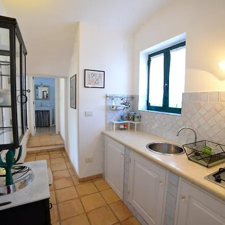 Sleeps 10 With Pool And Air Con