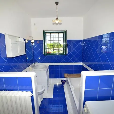 וילה Sleeps 10 With Pool And Air Con צ'יסטרנינו